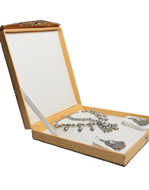 GOLDEN JEWELLERY BOX FOR NECKLACE SET